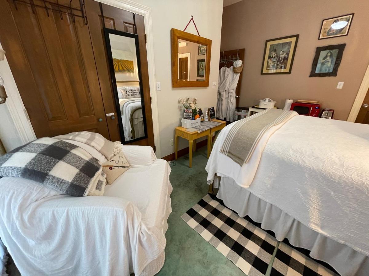 The Rivery Retreat, Choose From Luxury Or In Hill Country Austin