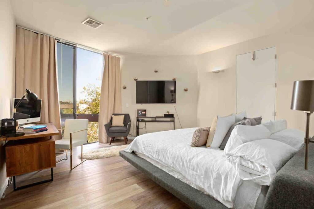 Holiday home Architectural Dream In Trendy East *