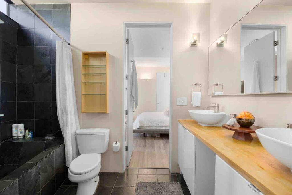 Holiday home Architectural Dream In Trendy East *