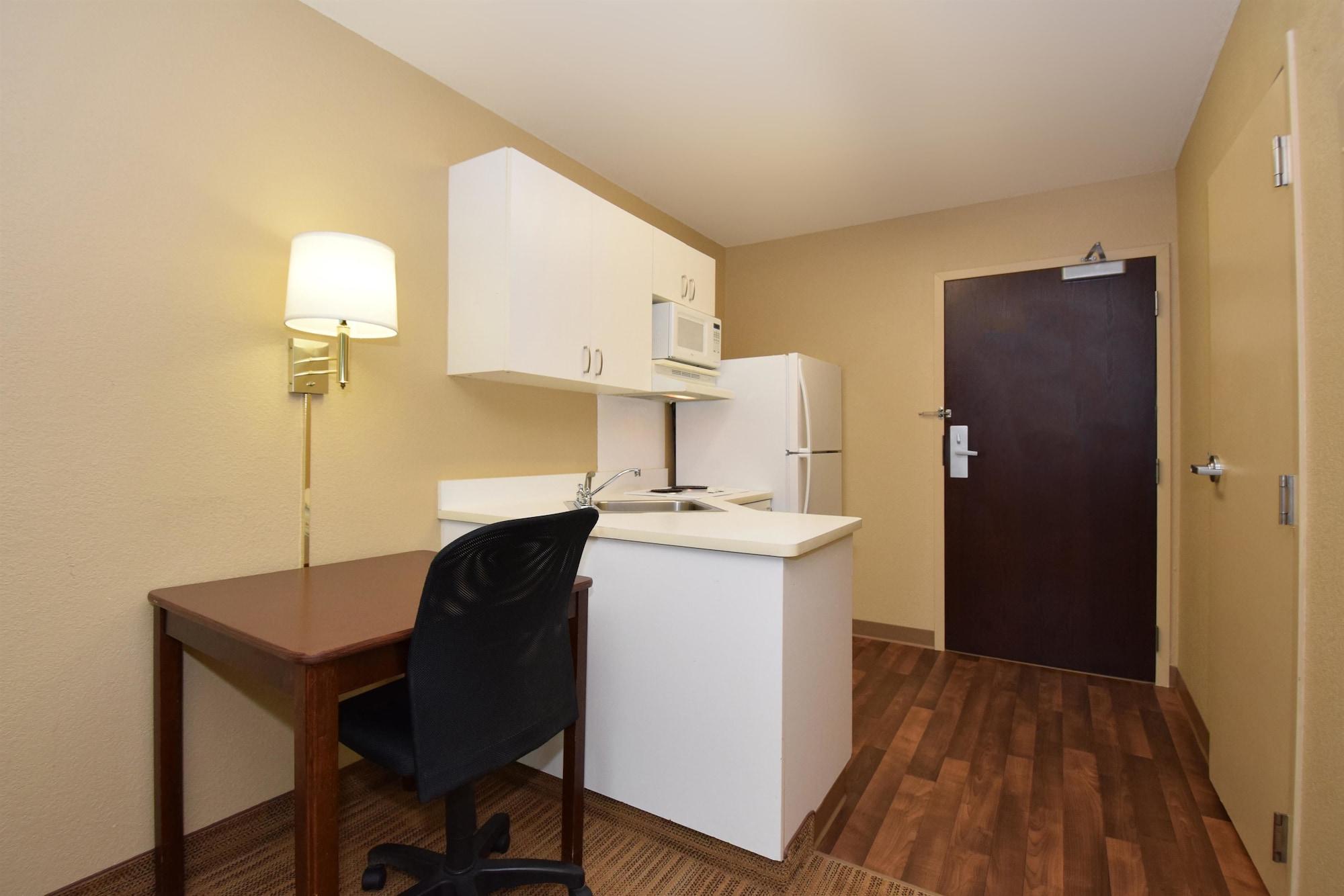 Hotel Extended America - - Northwest Arboretum