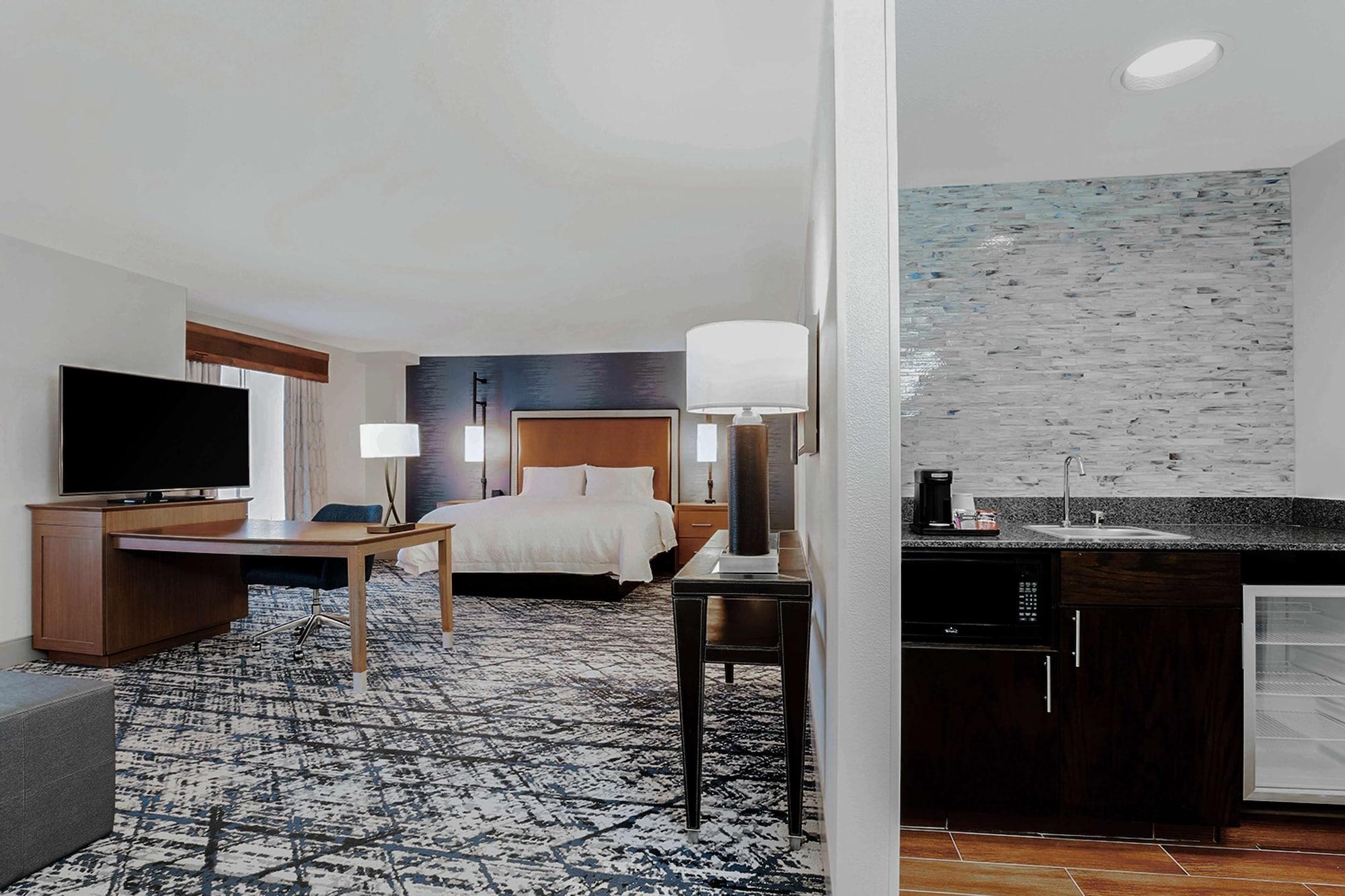 Hotel Hampton & Austin-downtown/convention Center 3*