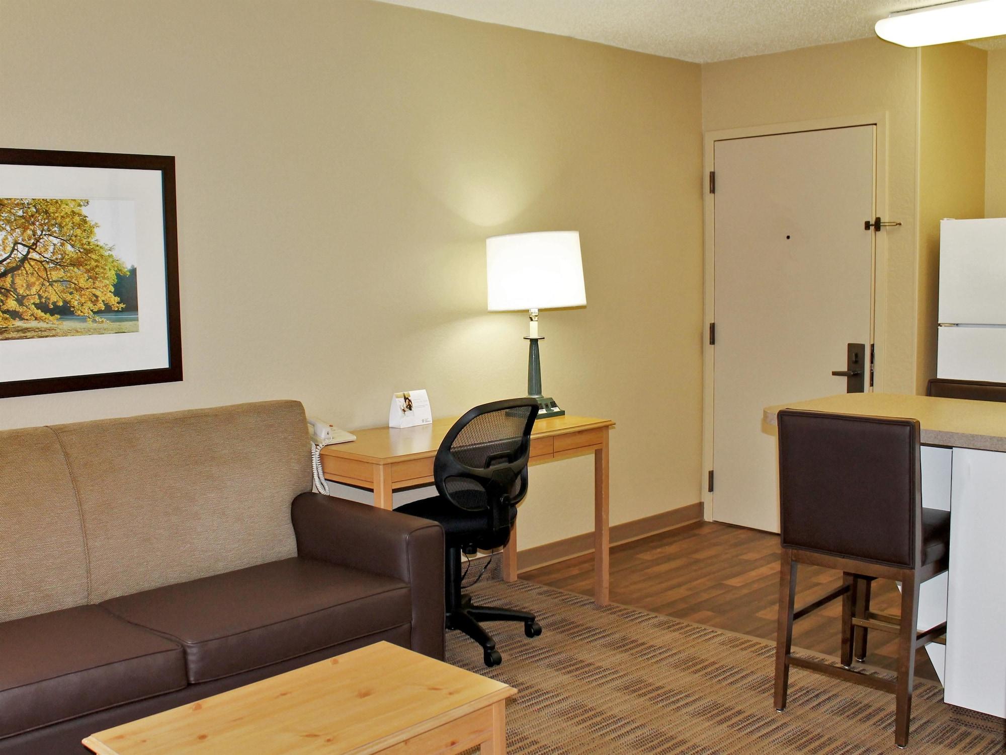 Extended America - - Downtown - Town Hotel 2*