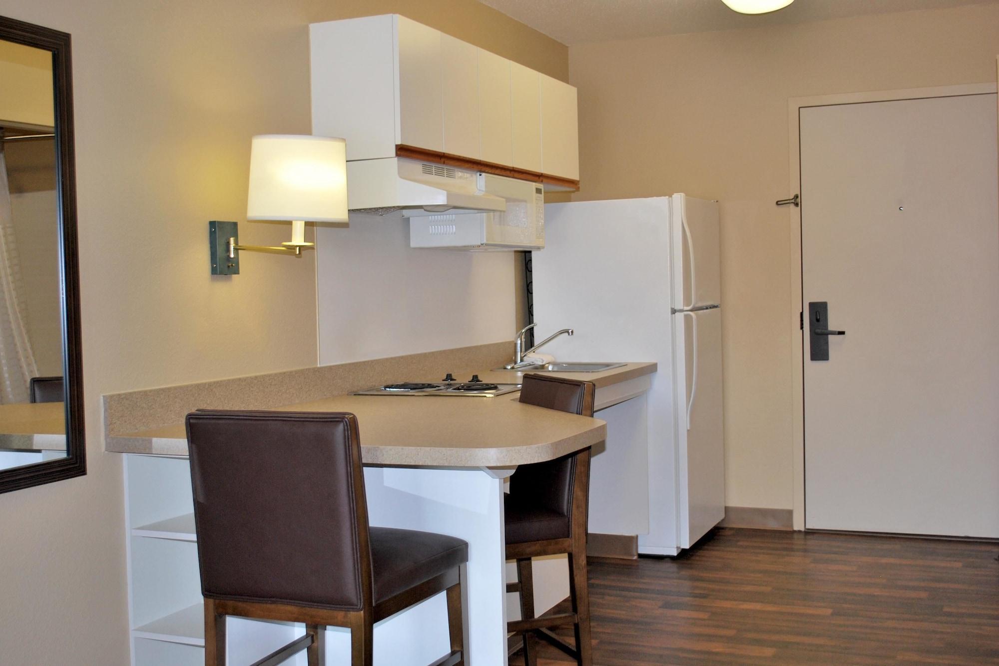 Extended America - - Downtown - Town Hotel