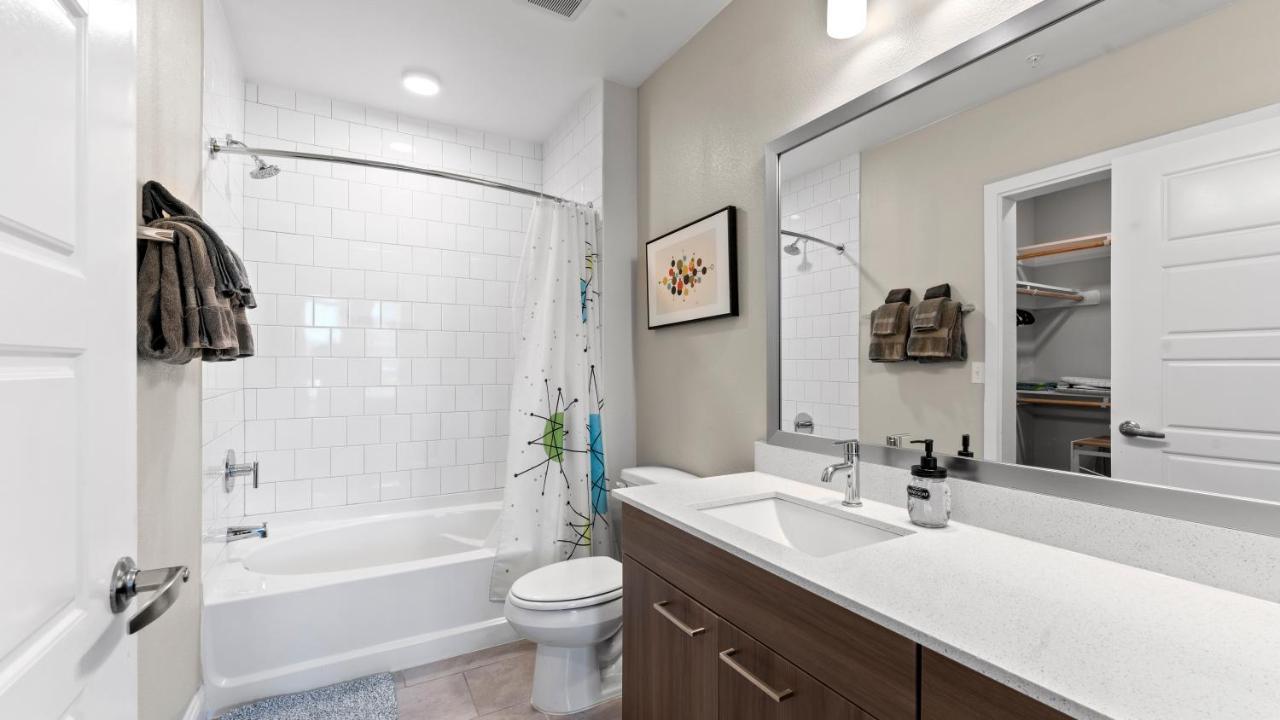 Upscale Modern Apts - Free Parking, Fast Wifi, Courtyard Apartment Austin