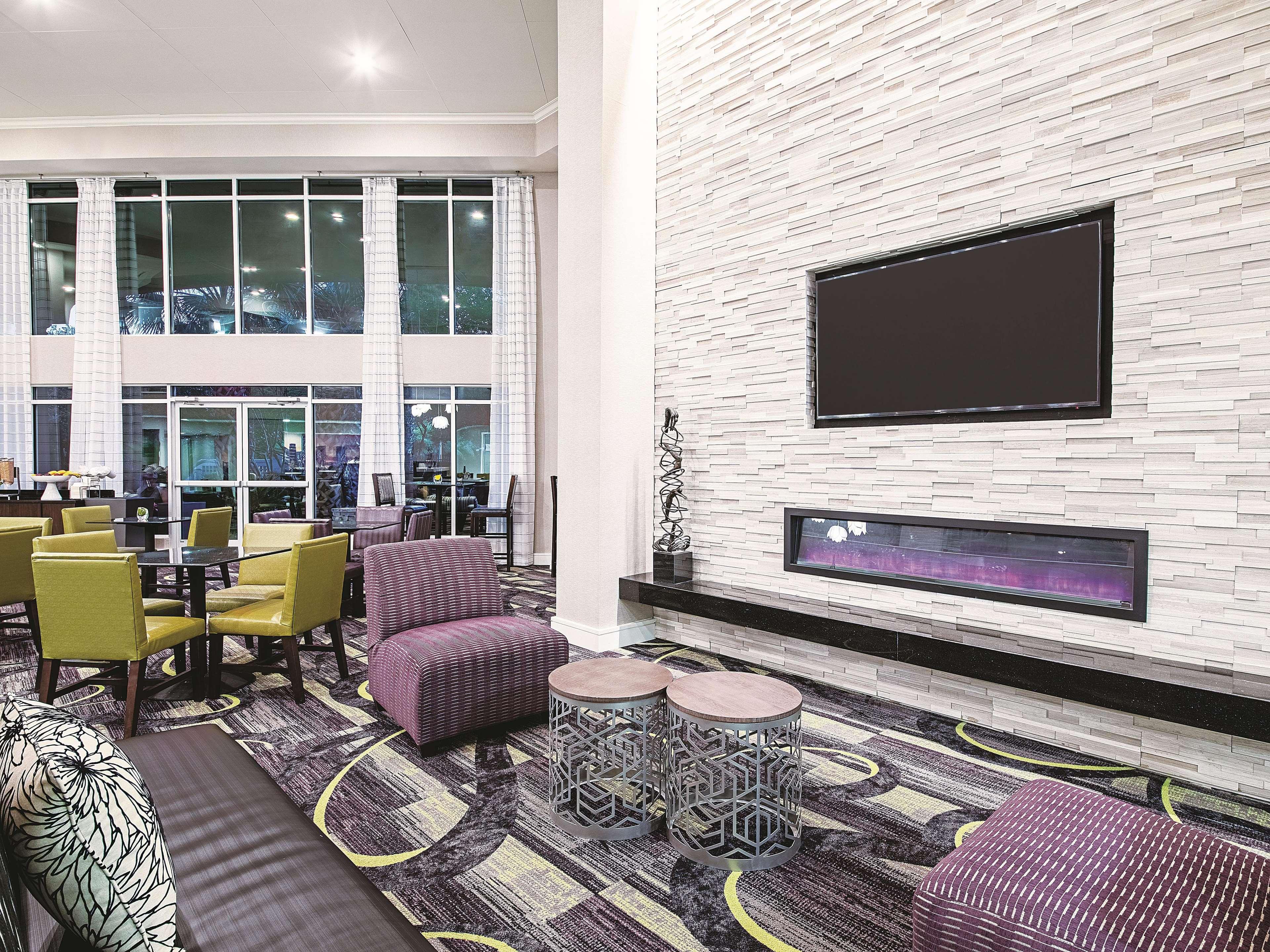 Hotel La Quinta By Wyndham Airport