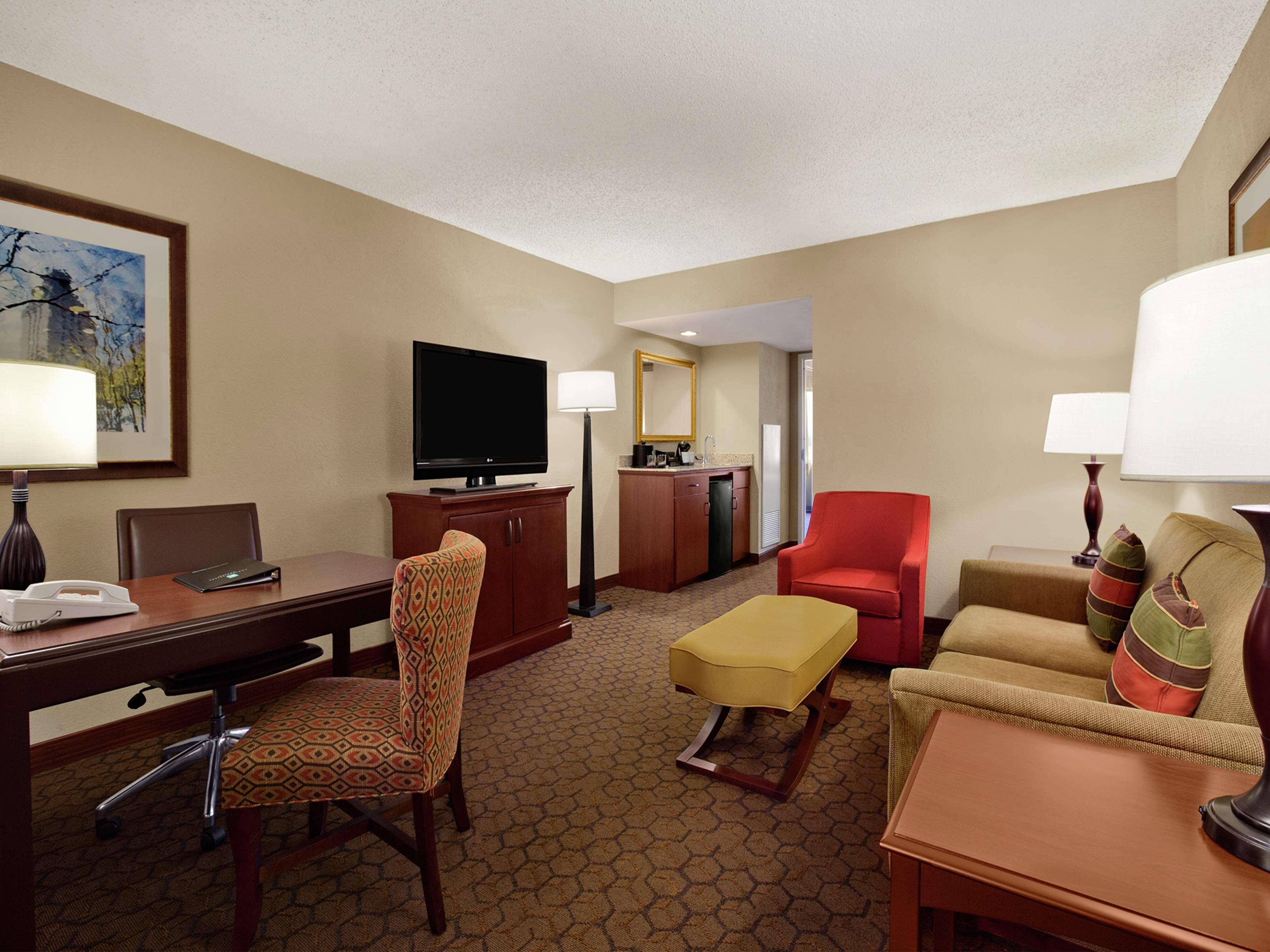 Embassy By Hilton Arboretum Hotel Austin
