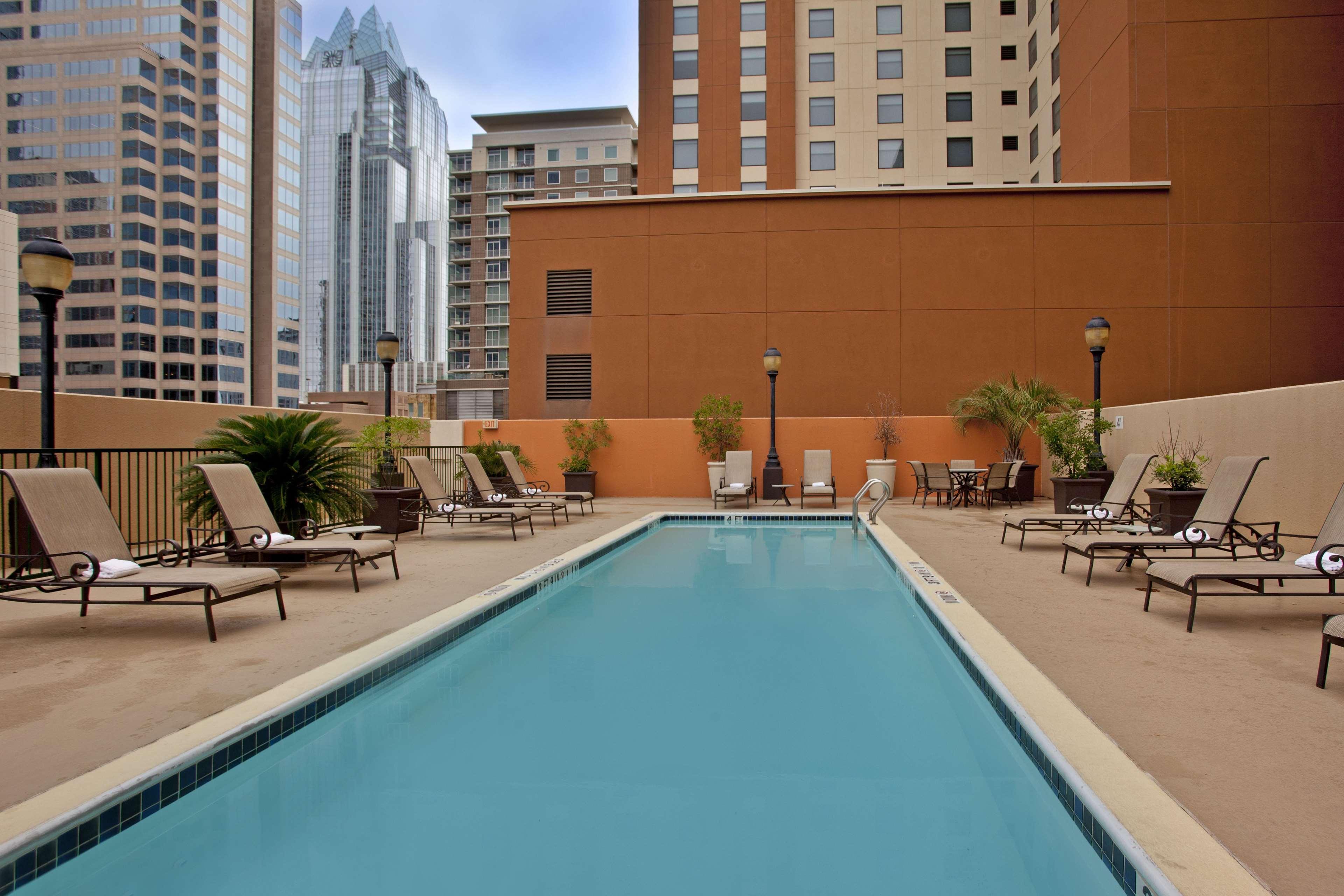 Hampton & Austin-downtown/convention Center Hotel 3*