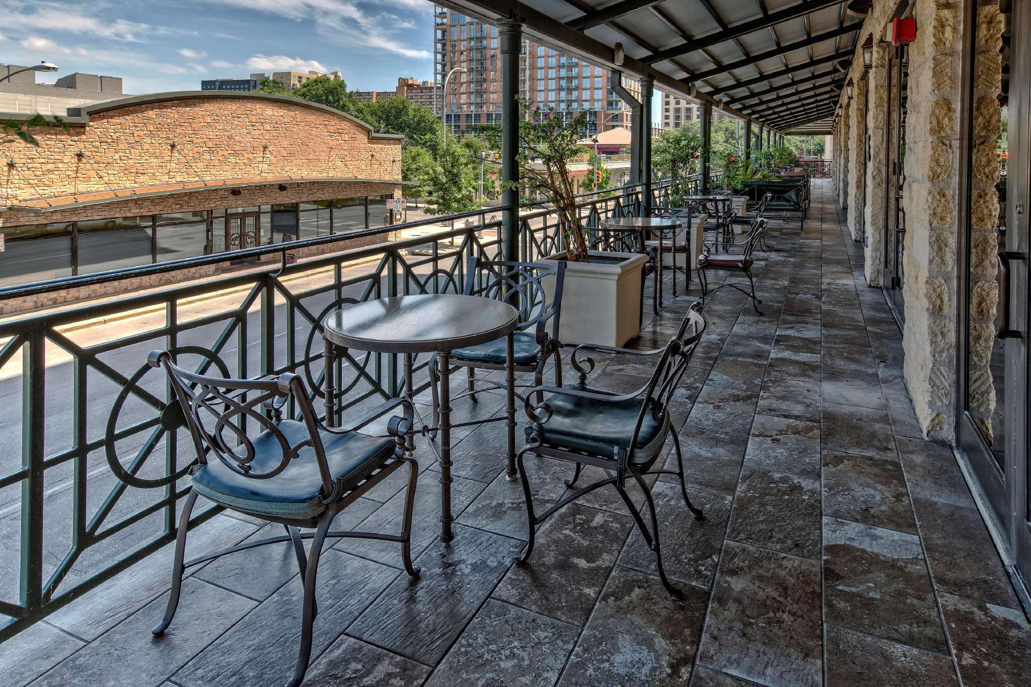 Hampton & Austin-downtown/convention Center 3*
