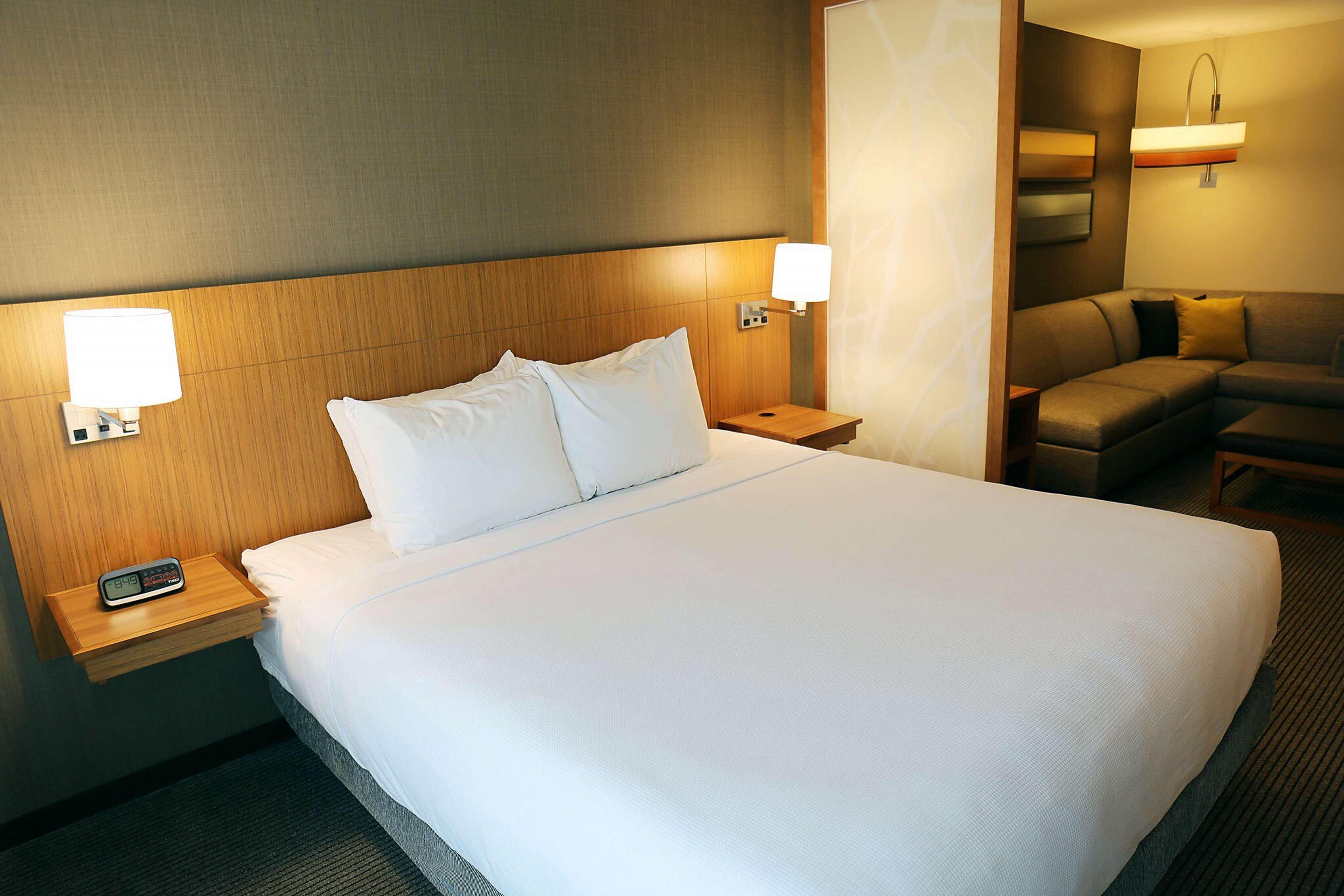 Hyatt Place Airport Hotel