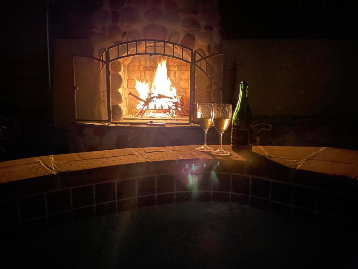 The Rivery Retreat, Choose From Luxury Or In Hill Country Bed & Breakfast