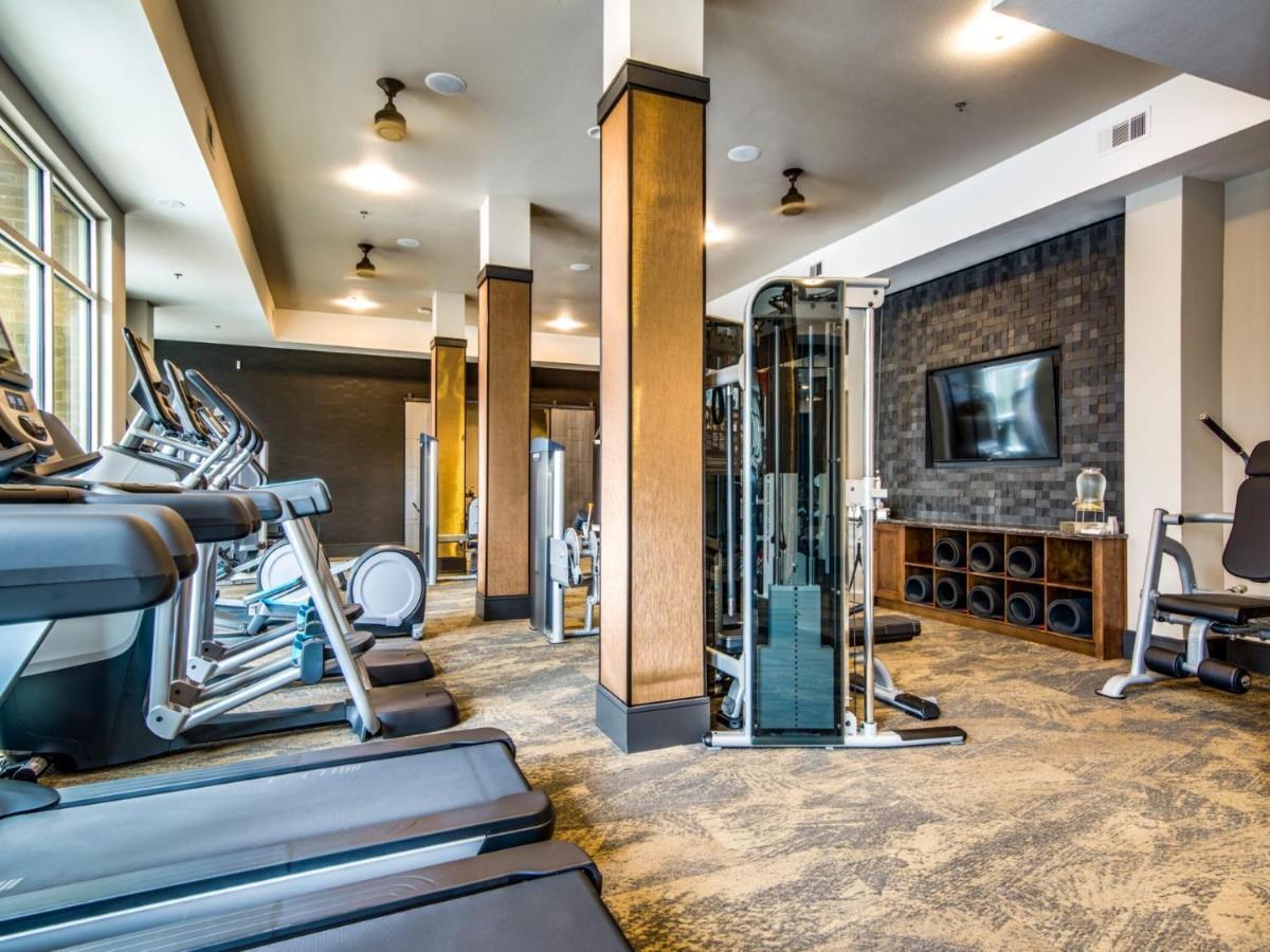 Modern & Chic 1br Luxury Apts Close To Downtown & Airport Apartment *