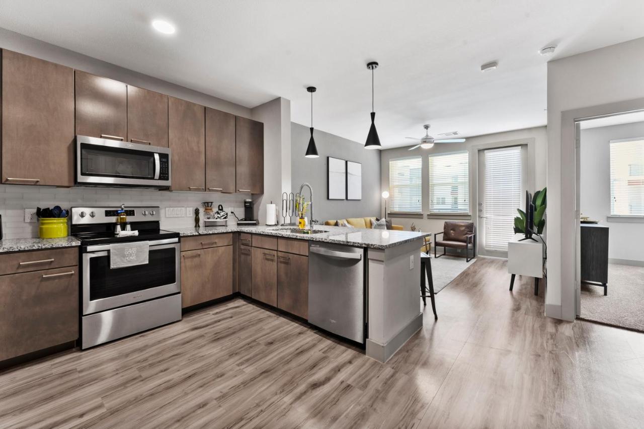 Modern & Chic 1br Luxury Apts Close To Downtown & Airport Austin