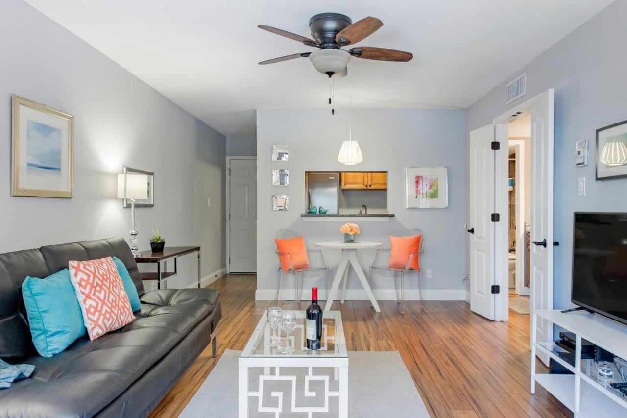 Apartment 1700 Nueces Street *