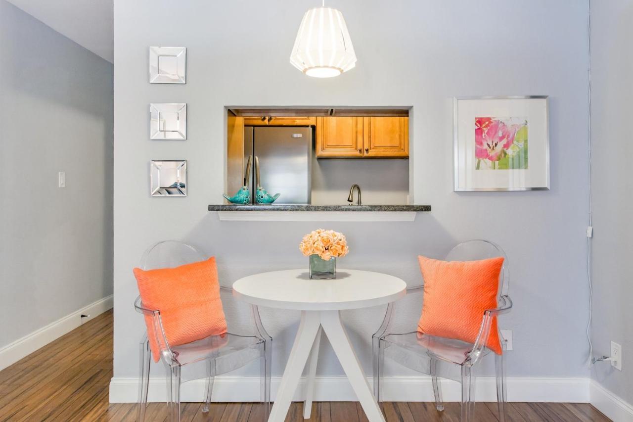 1700 Nueces Street Apartment *