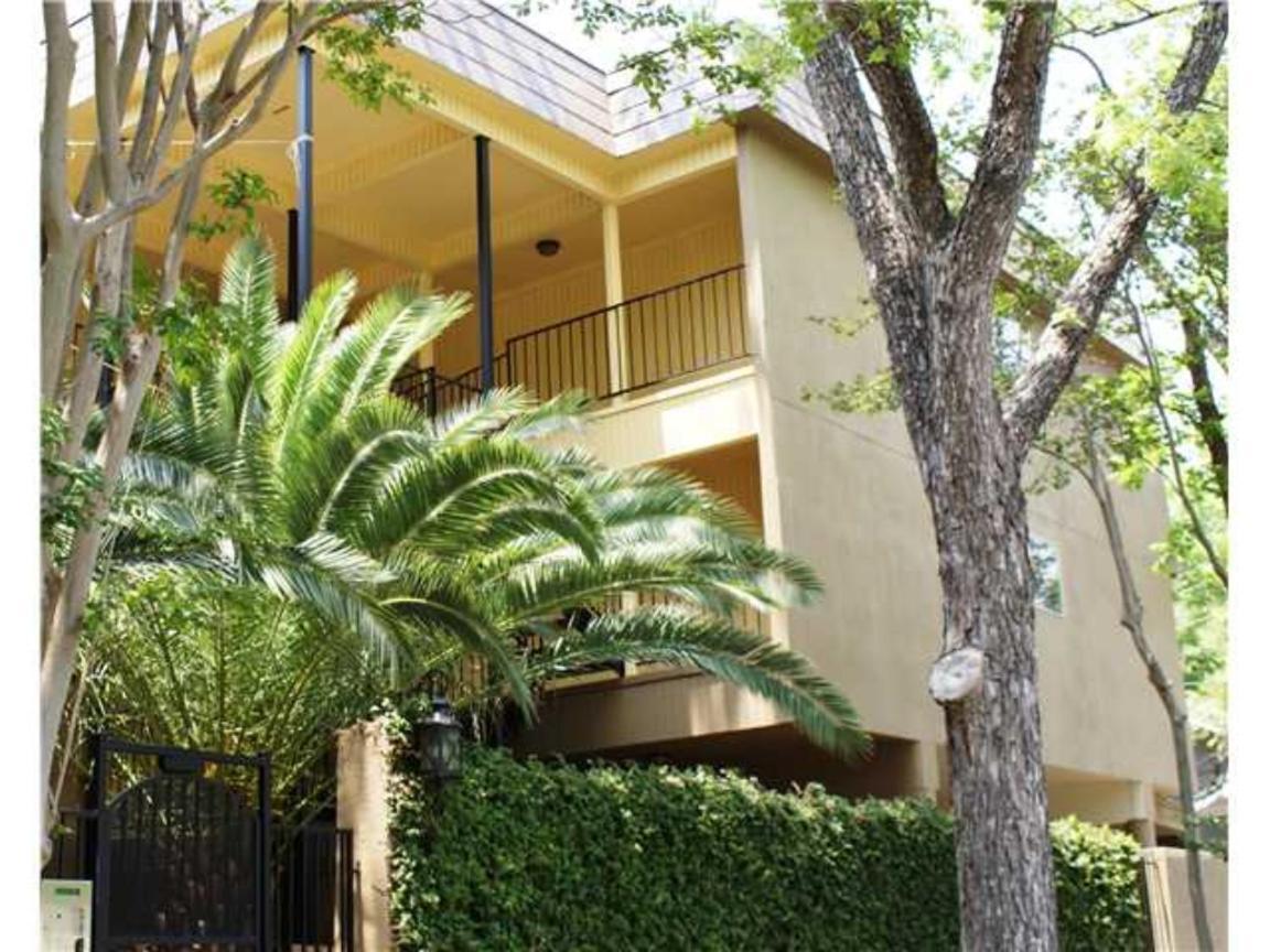 1700 Nueces Street * Austin