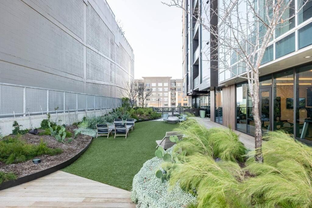 Central Modern W/ Amazing Luxury Amenities