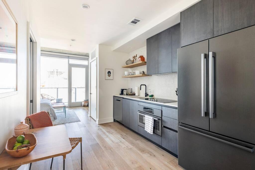 Central Modern W/ Amazing Luxury Amenities