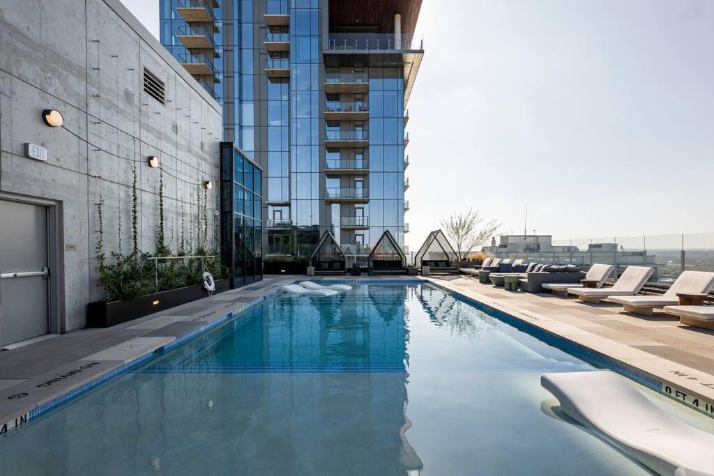 Central Modern W/ Amazing Luxury Amenities Apartment *