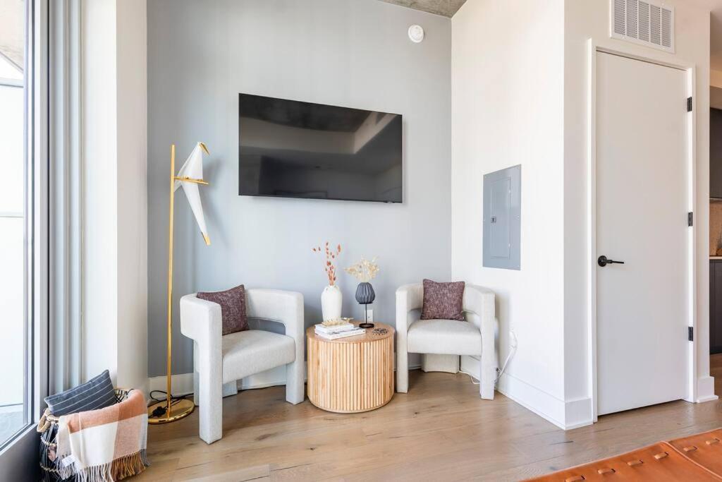 Apartment Central Modern W/ Amazing Luxury Amenities