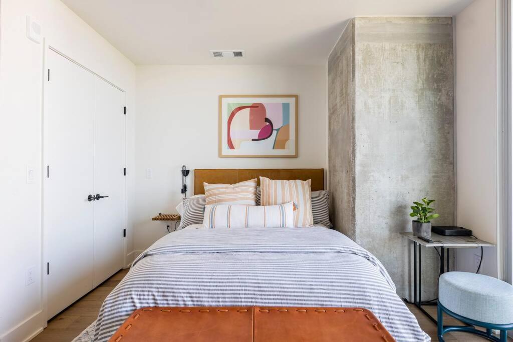 Central Modern W/ Amazing Luxury Amenities Apartment