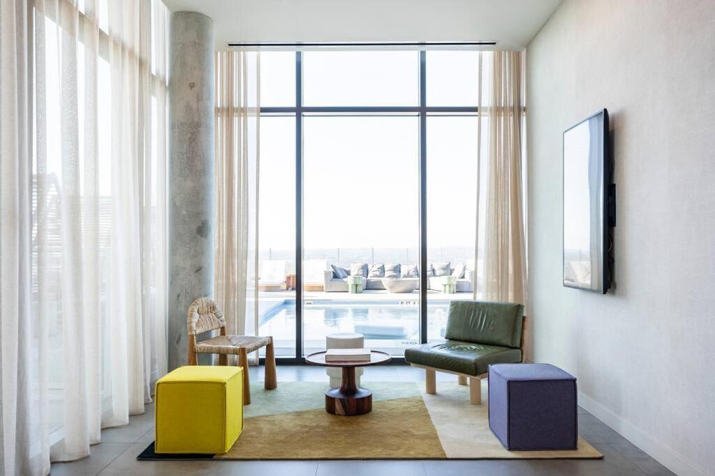 Apartment Central Modern W/ Amazing Luxury Amenities *