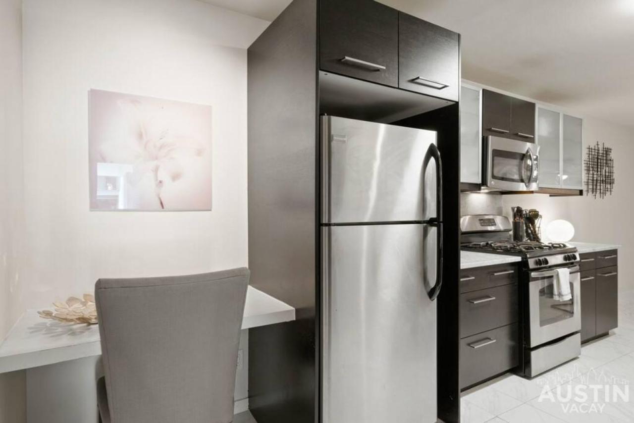 Charming Modern Pool Patio Free Parking Apartment *