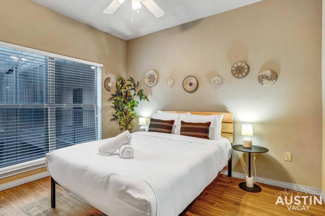 Spectacular Location West Campus For 8 Loft Apartment