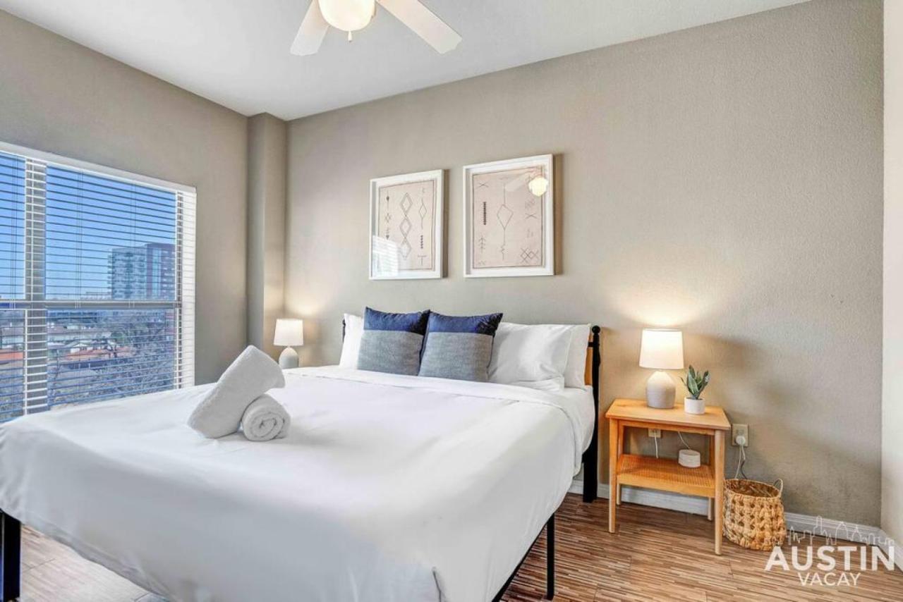 Space For 8 Near Downtown Easy Walk To Ut Campus Apartment *