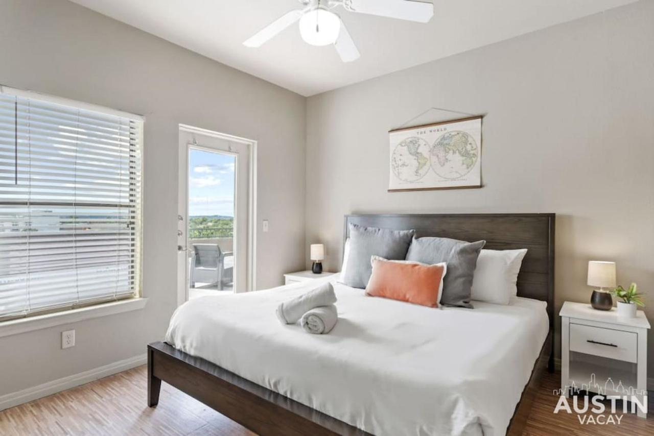 Amazing Sunset Views From W Campus Loft Style Austin