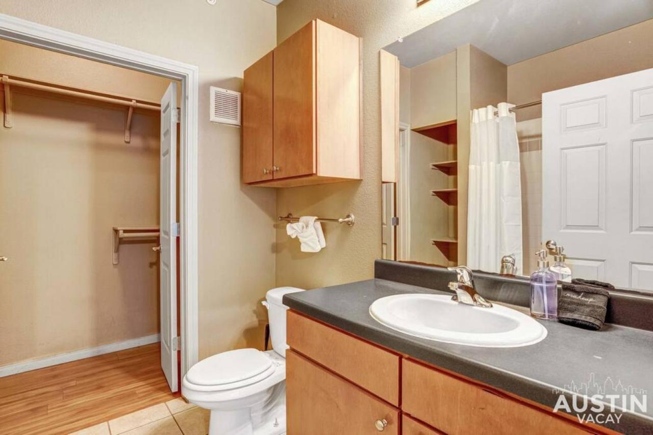 Spectacular Location West Campus For 8 Loft * Austin