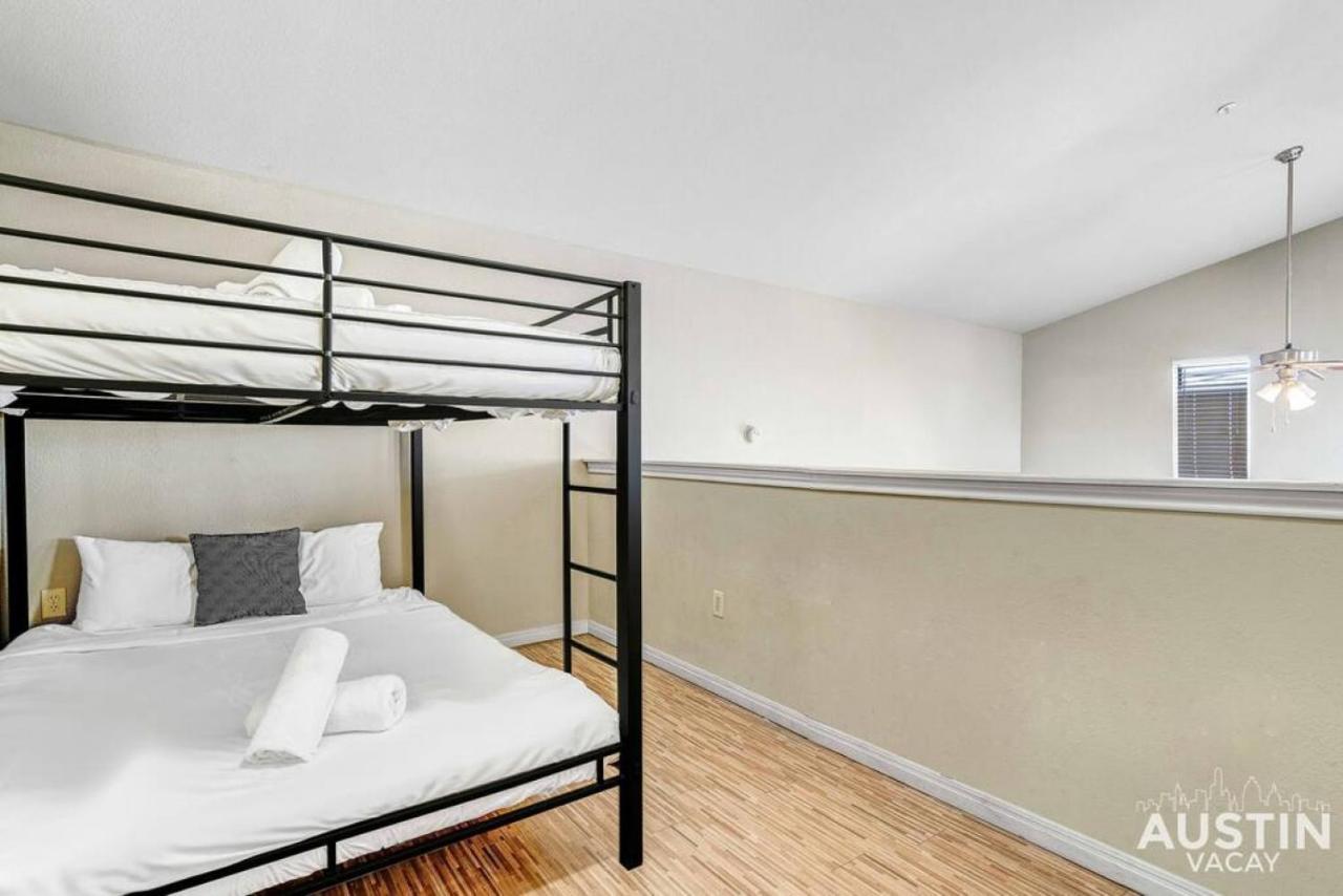 Space For 8 Near Downtown Easy Walk To Ut Campus Apartment *