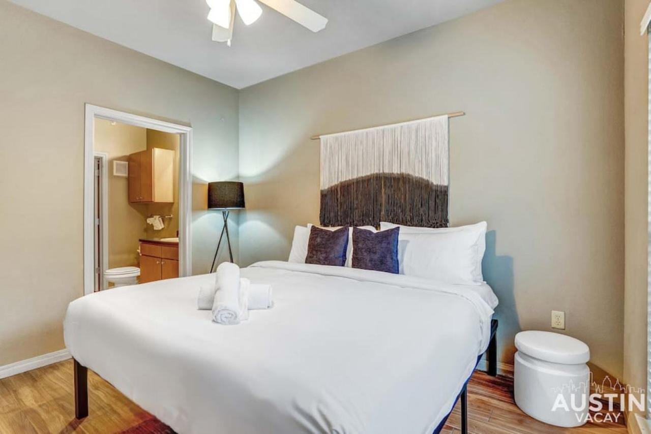 Spectacular Location West Campus For 8 Loft Apartment *