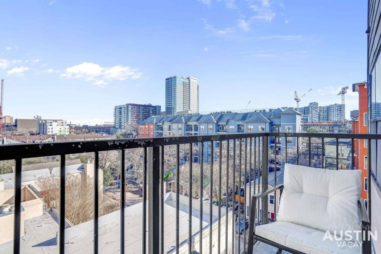 Space For 8 Near Downtown Easy Walk To Ut Campus Apartment Austin