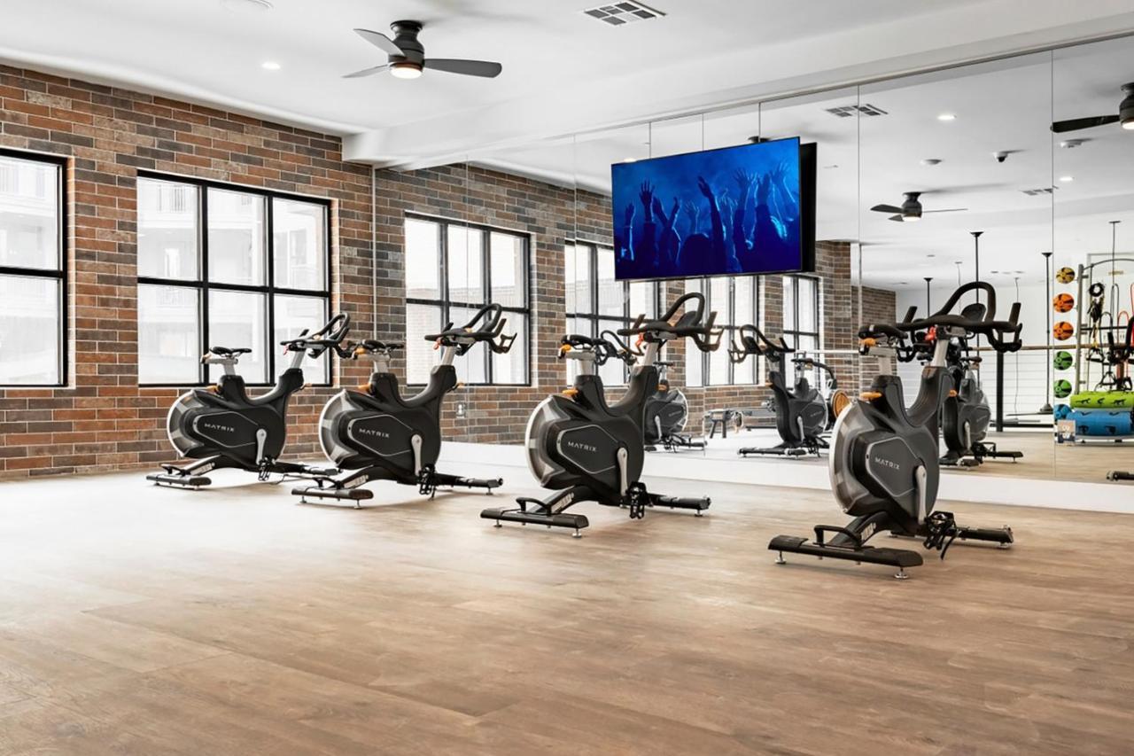 1br W Pool Gym Wd Nr U Texas Atx-135 *