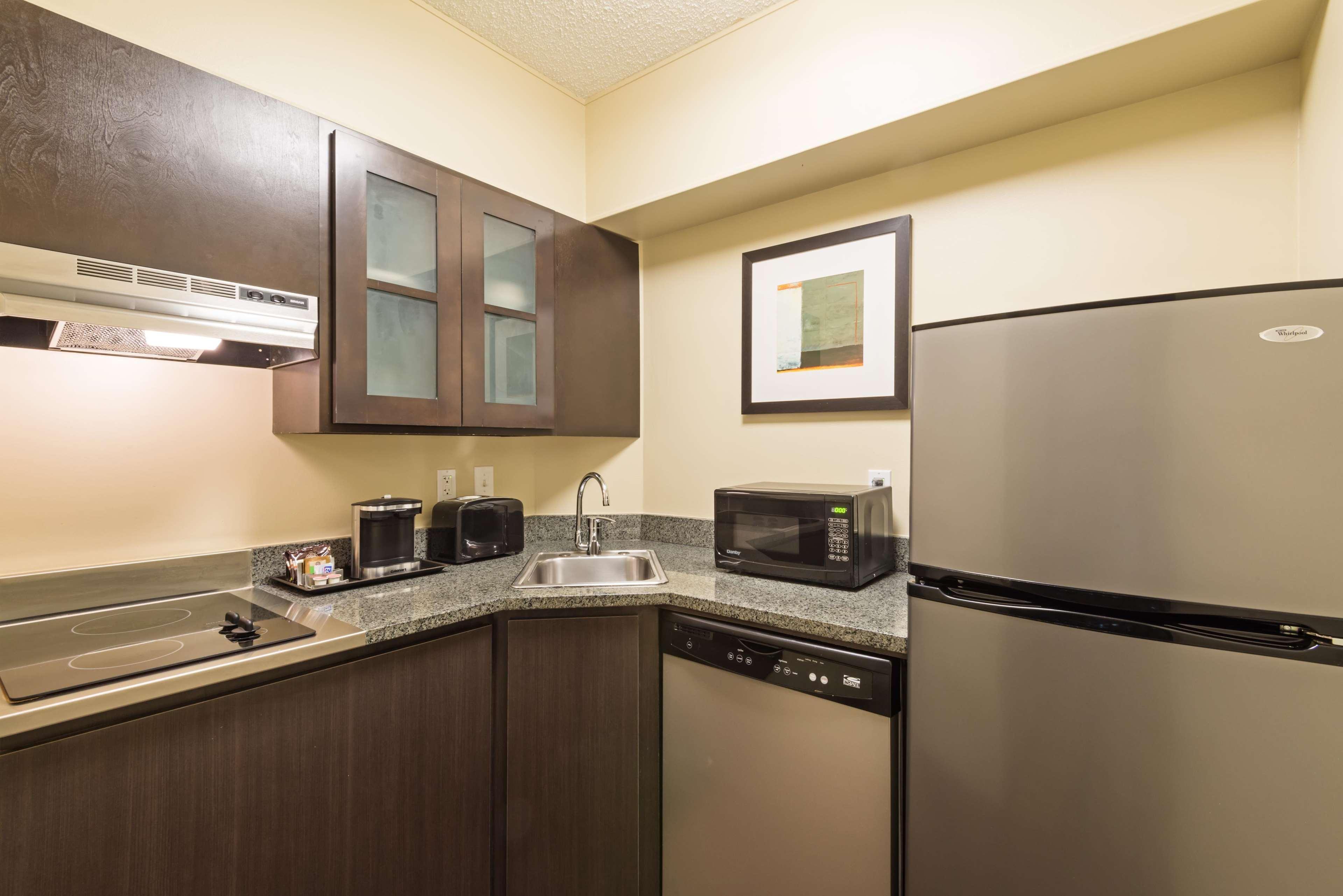 Doubletree By Hilton Downtown Capitol Hotel