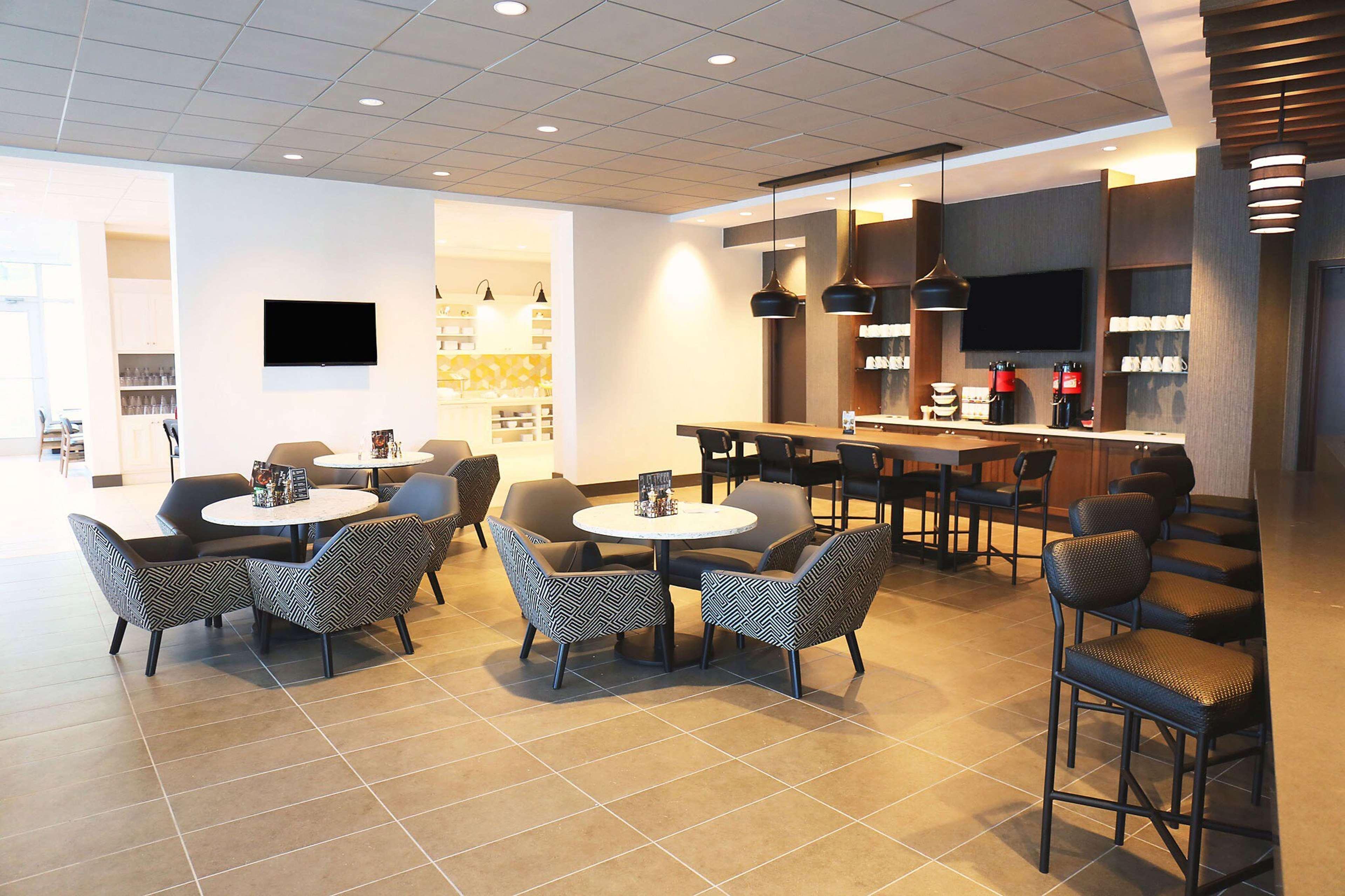 Hyatt Place Airport Hotel Austin