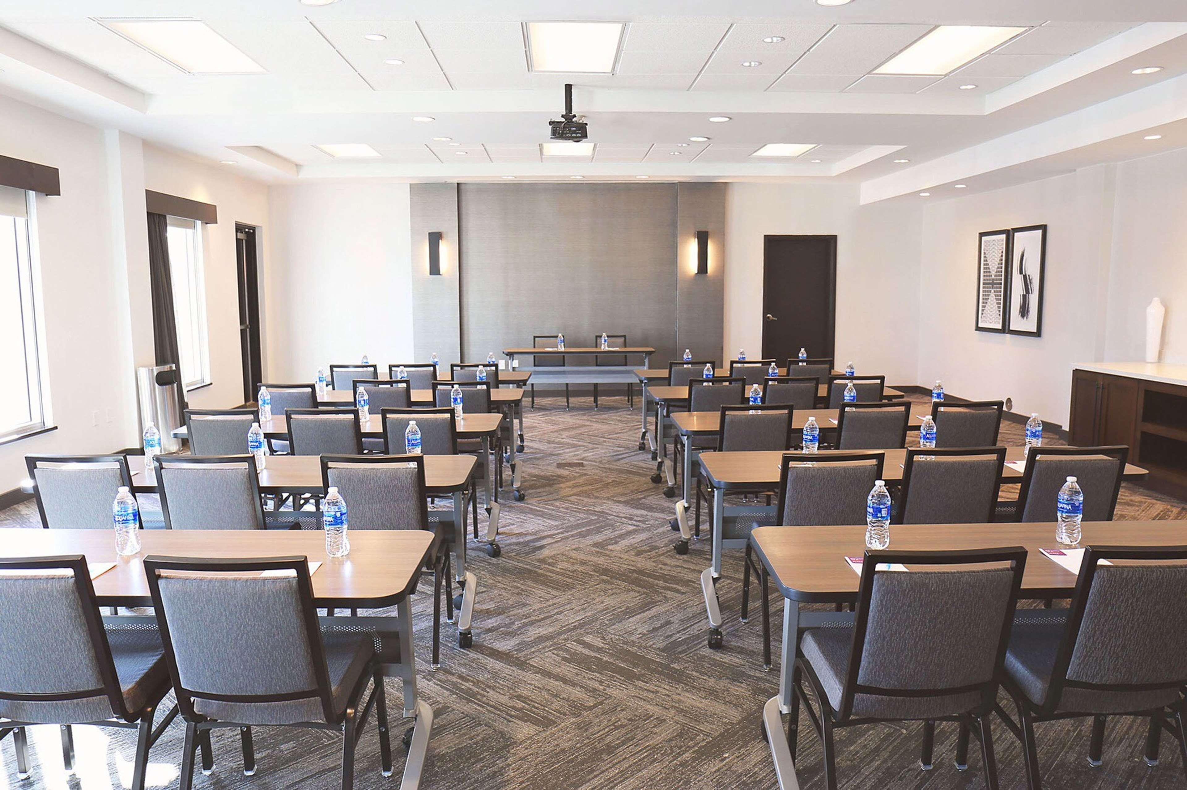 Hyatt Place Airport Hotel Austin