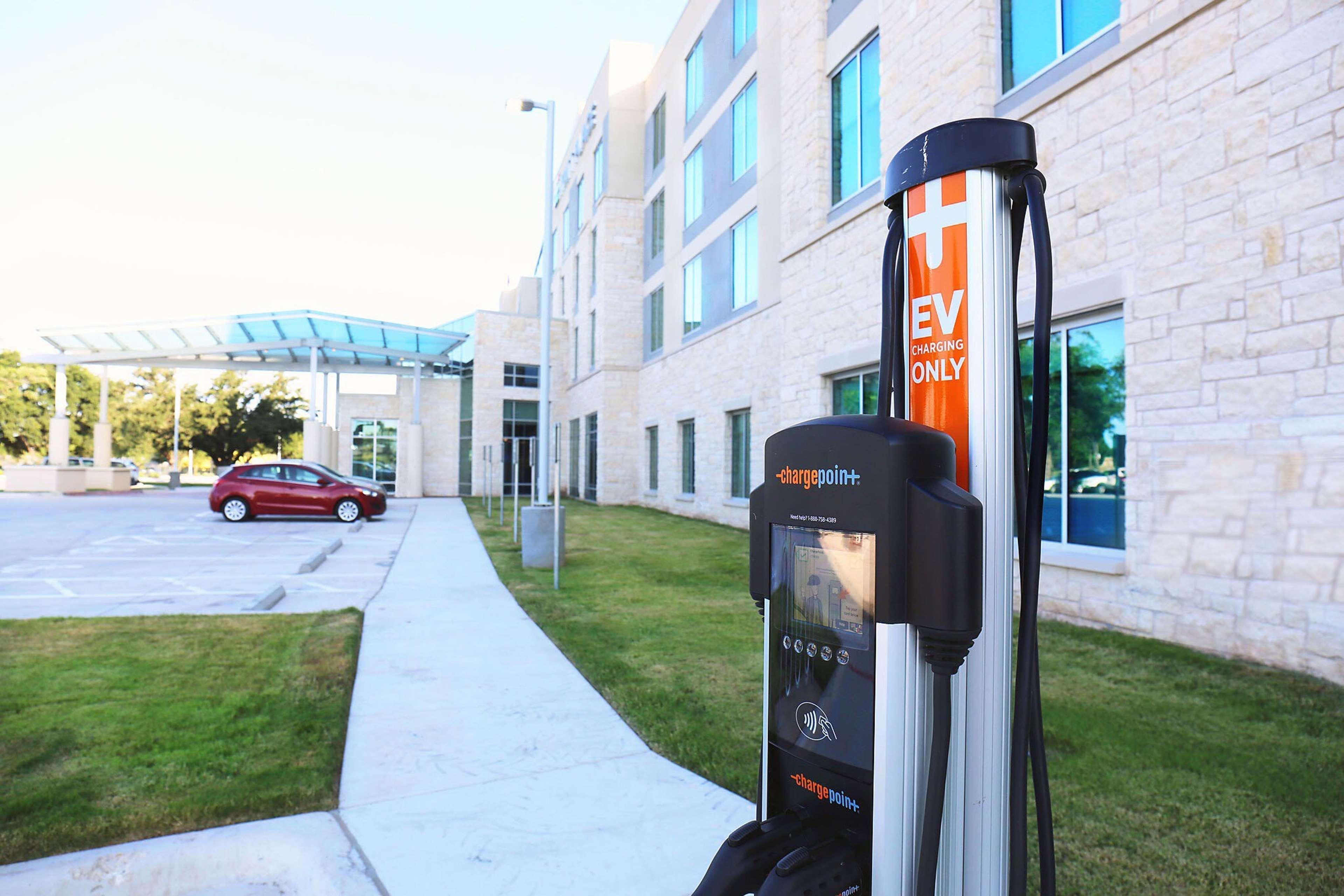 Hyatt Place Airport Hotel