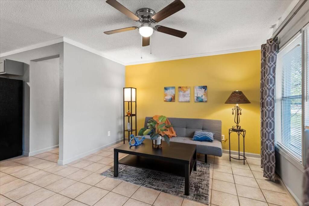 The Wallflower - Next To Downtown Austin