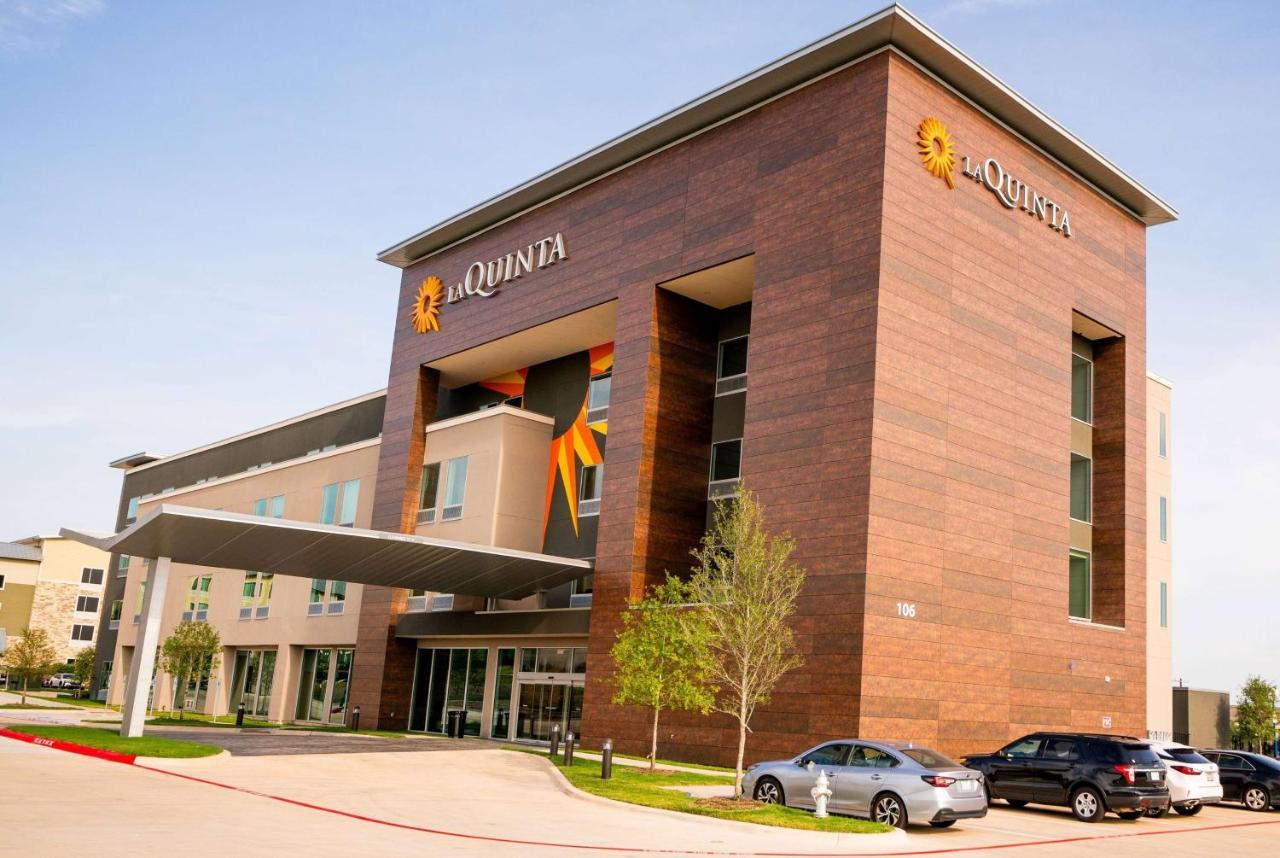 Hotel La Quinta & By Wyndham Parmer Tech Ridge *