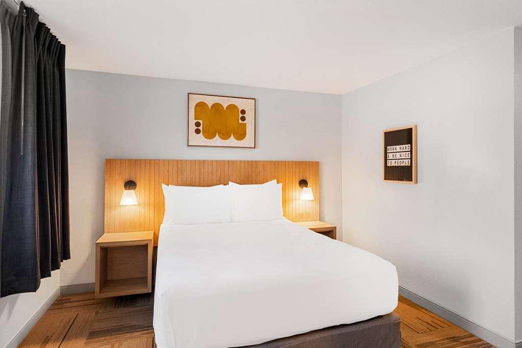 Sonesta Simply South