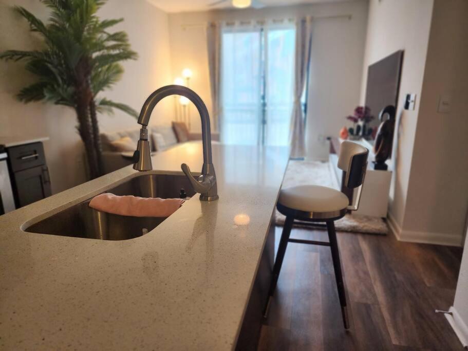 Apartment Luxury - Spacious 1bd 1ba With 4 Beds Located In Domain, Austin