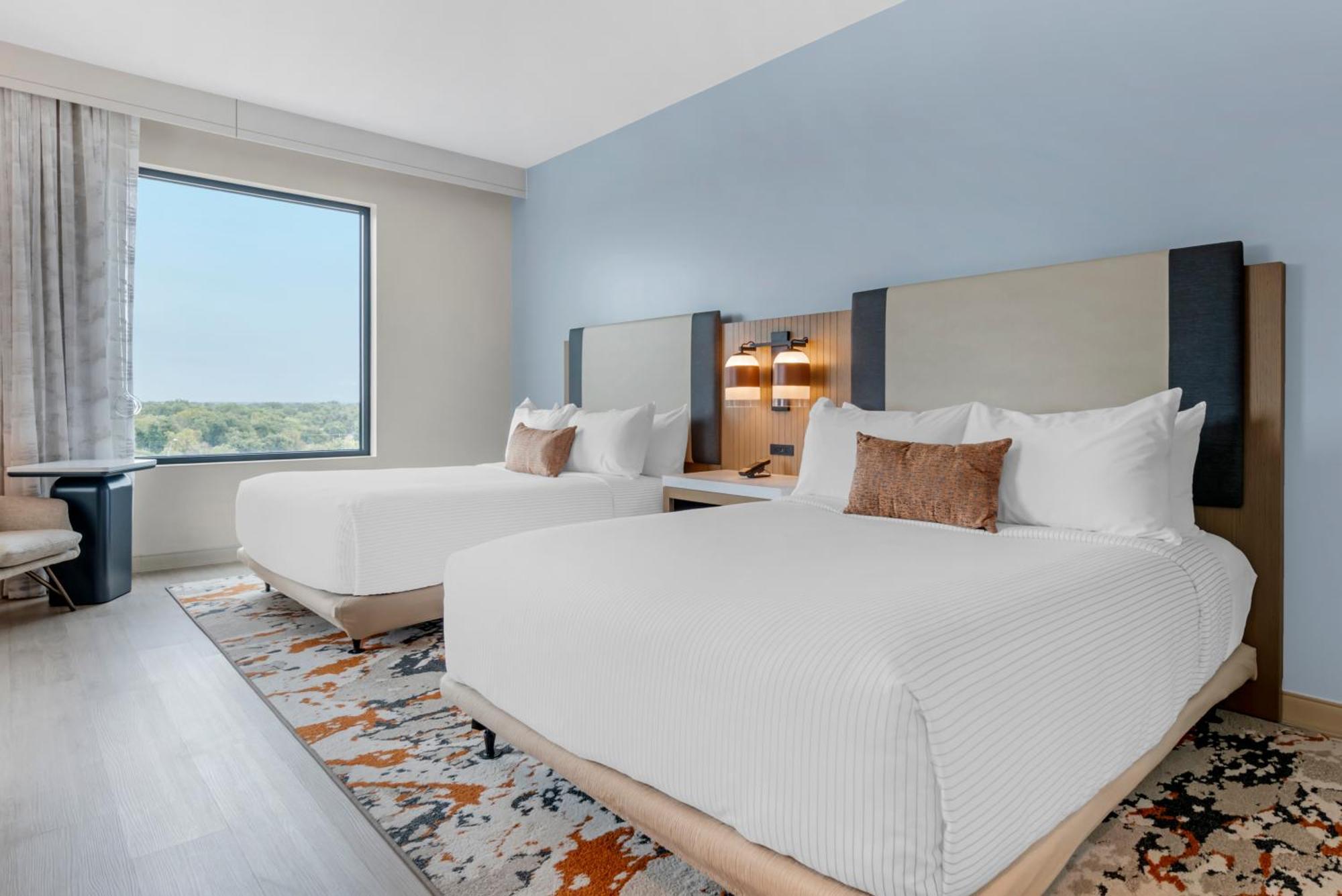 Cambria Downtown 4*