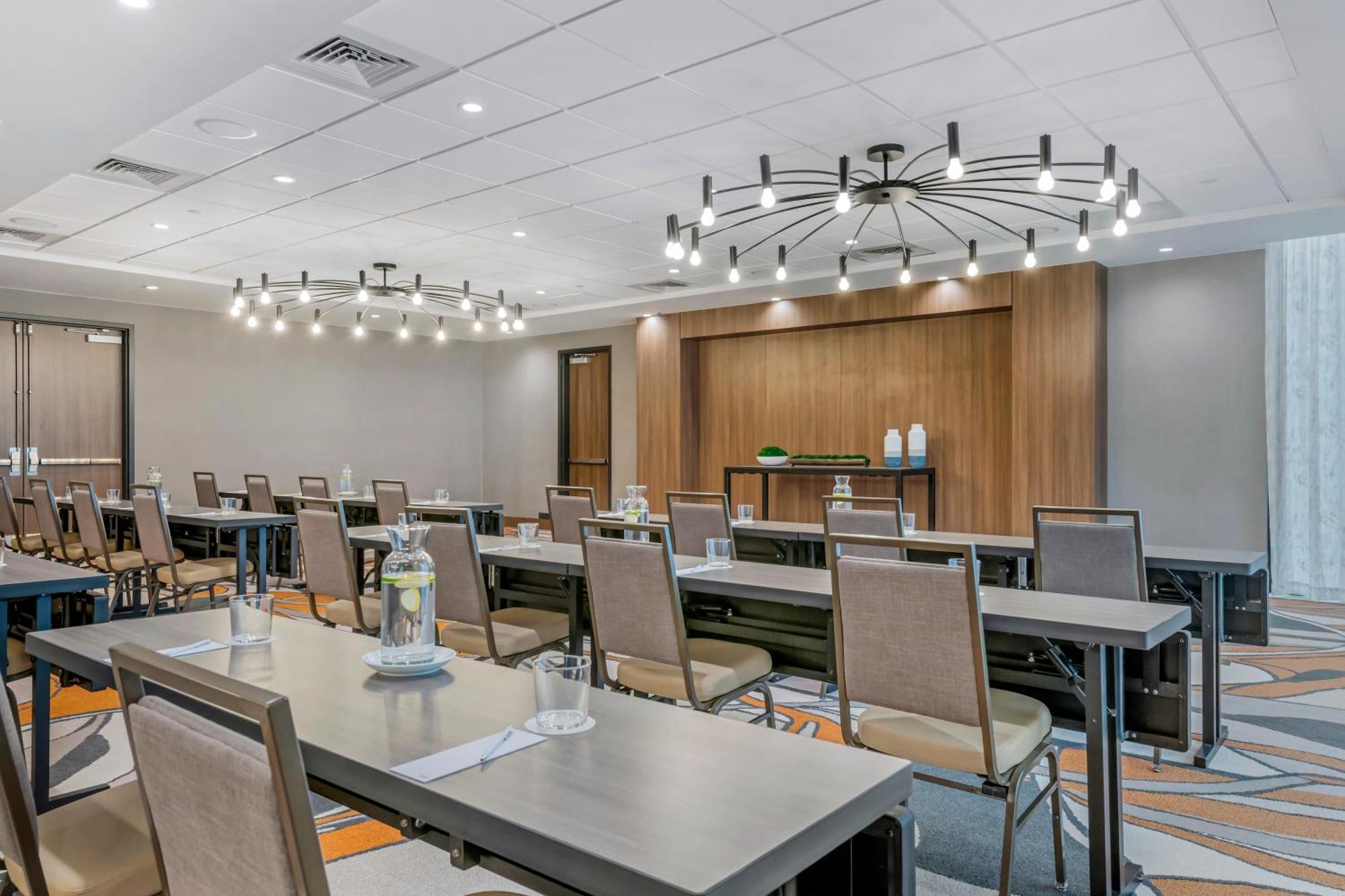 Cambria Downtown Hotel 4*