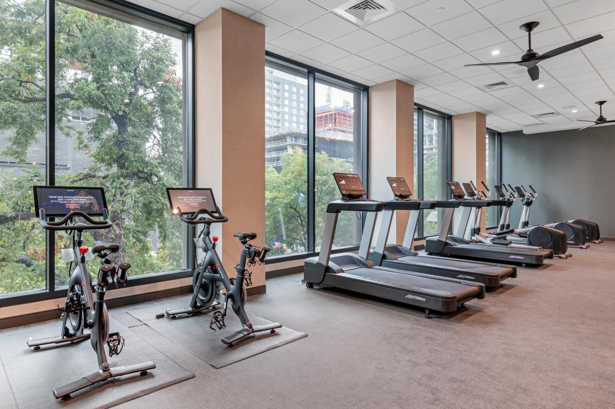 Cambria Downtown 4*