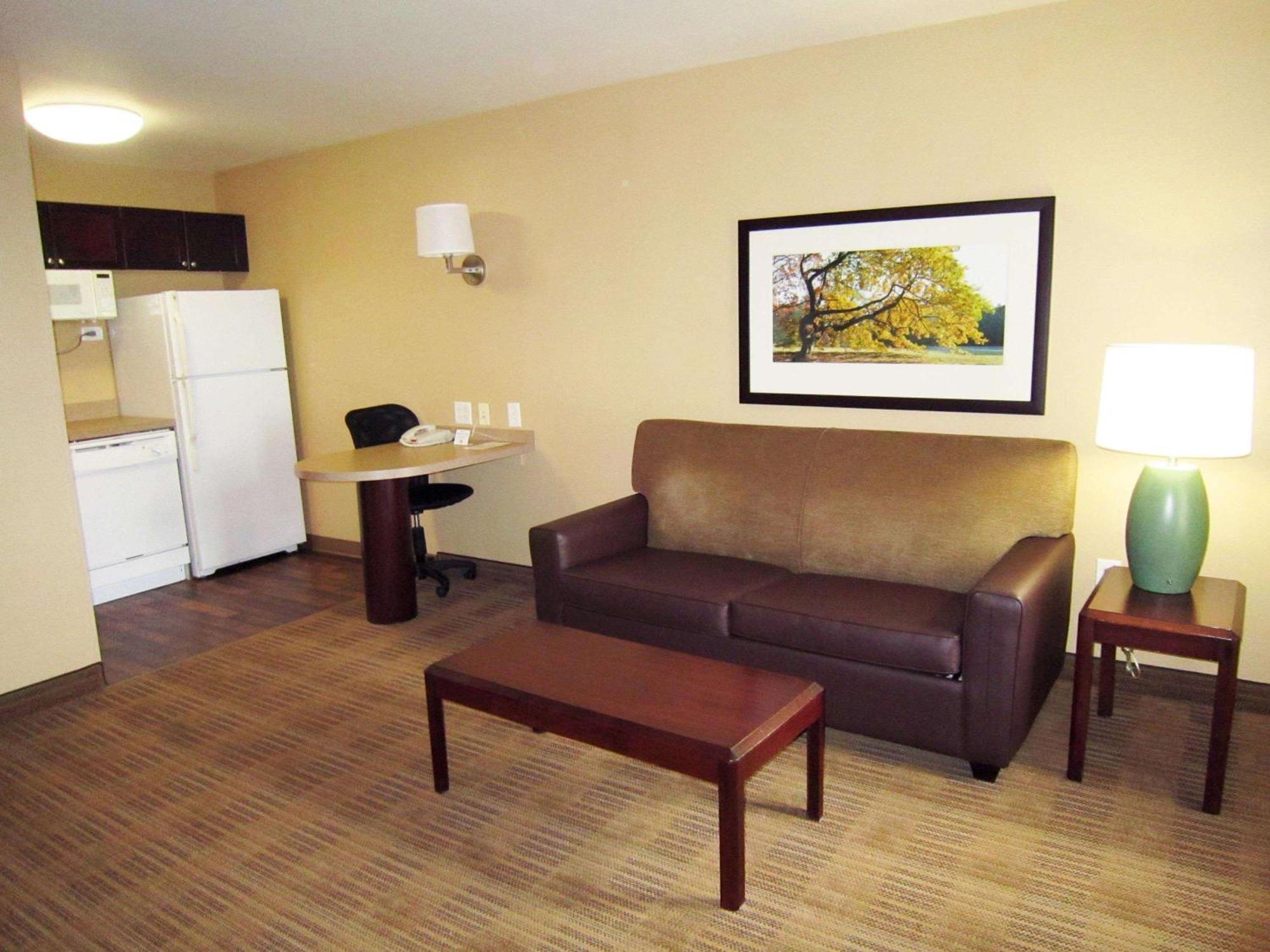 Extended America Select - - Northwest - Research Park Hotel 2*