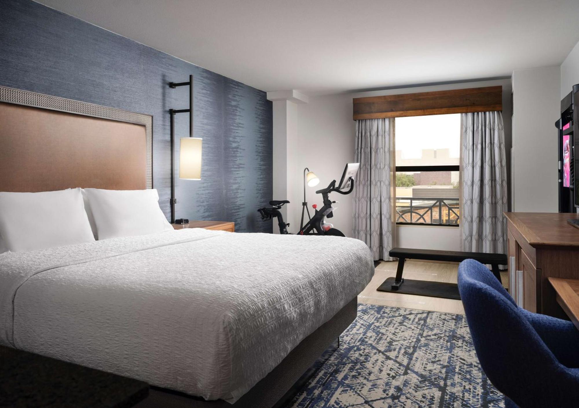 Hotel Hampton & Austin-downtown/convention Center 3*