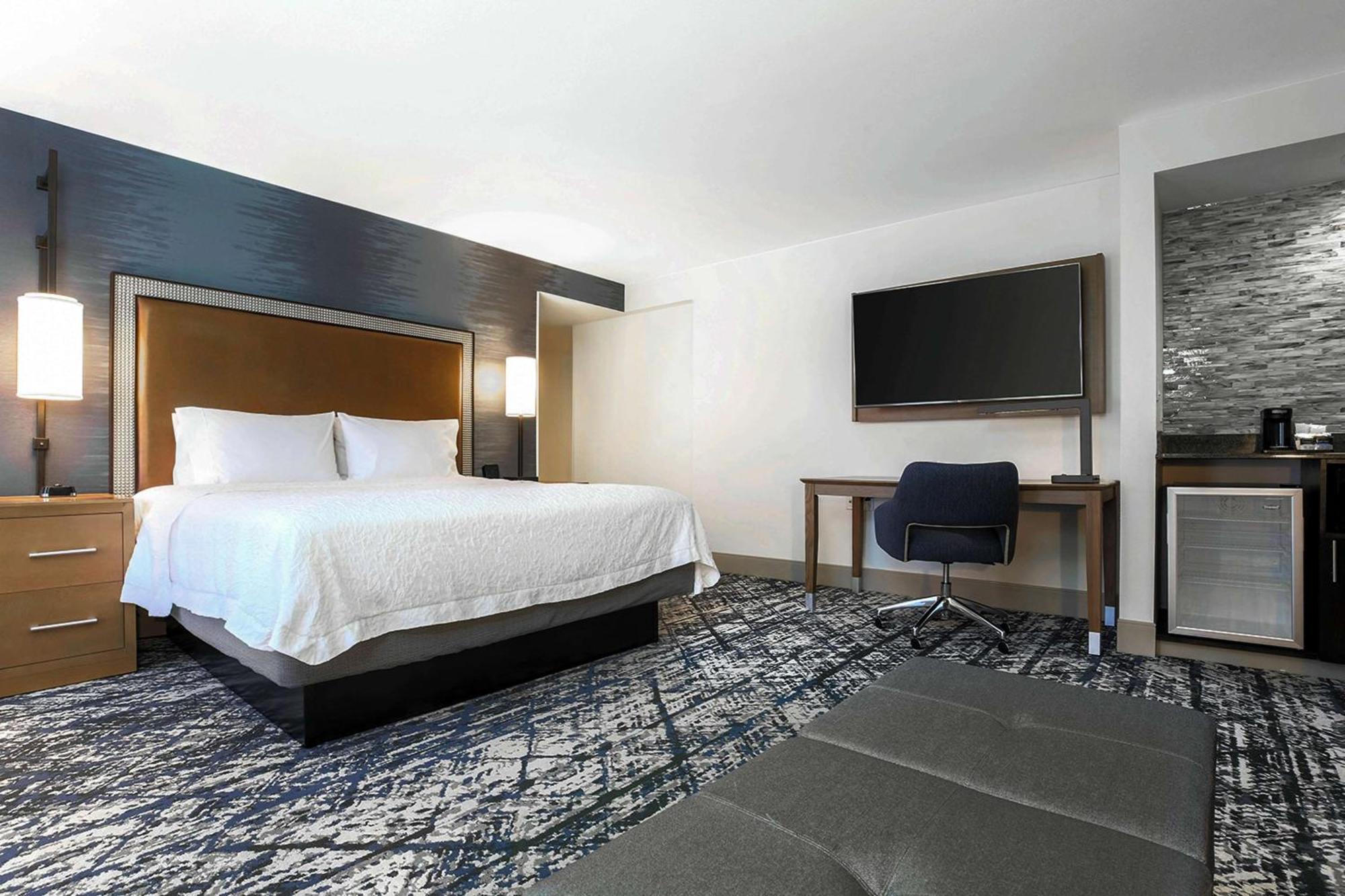 Hotel Hampton & Austin-downtown/convention Center 3*