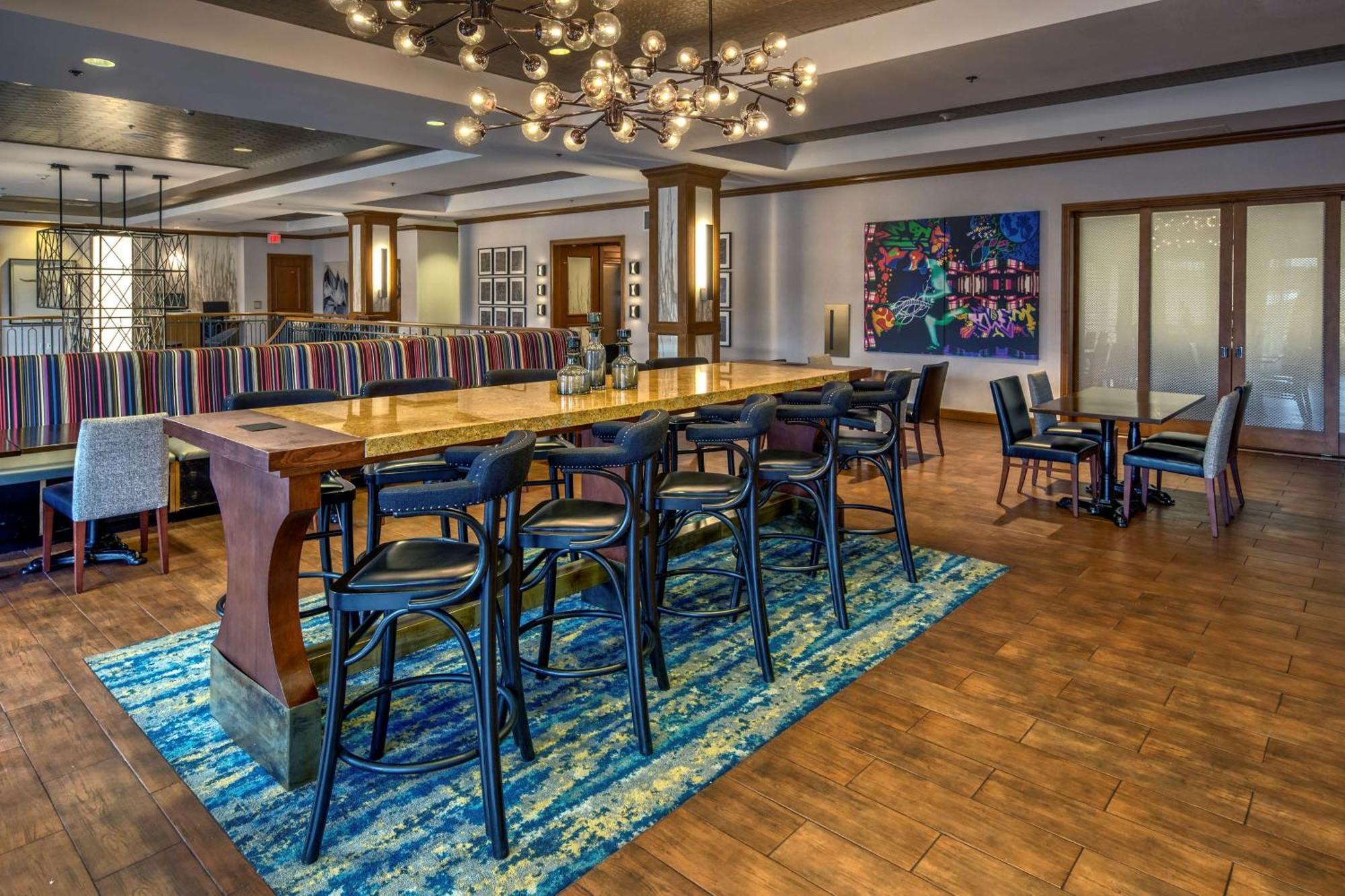 Hampton & Austin-downtown/convention Center Hotel Austin