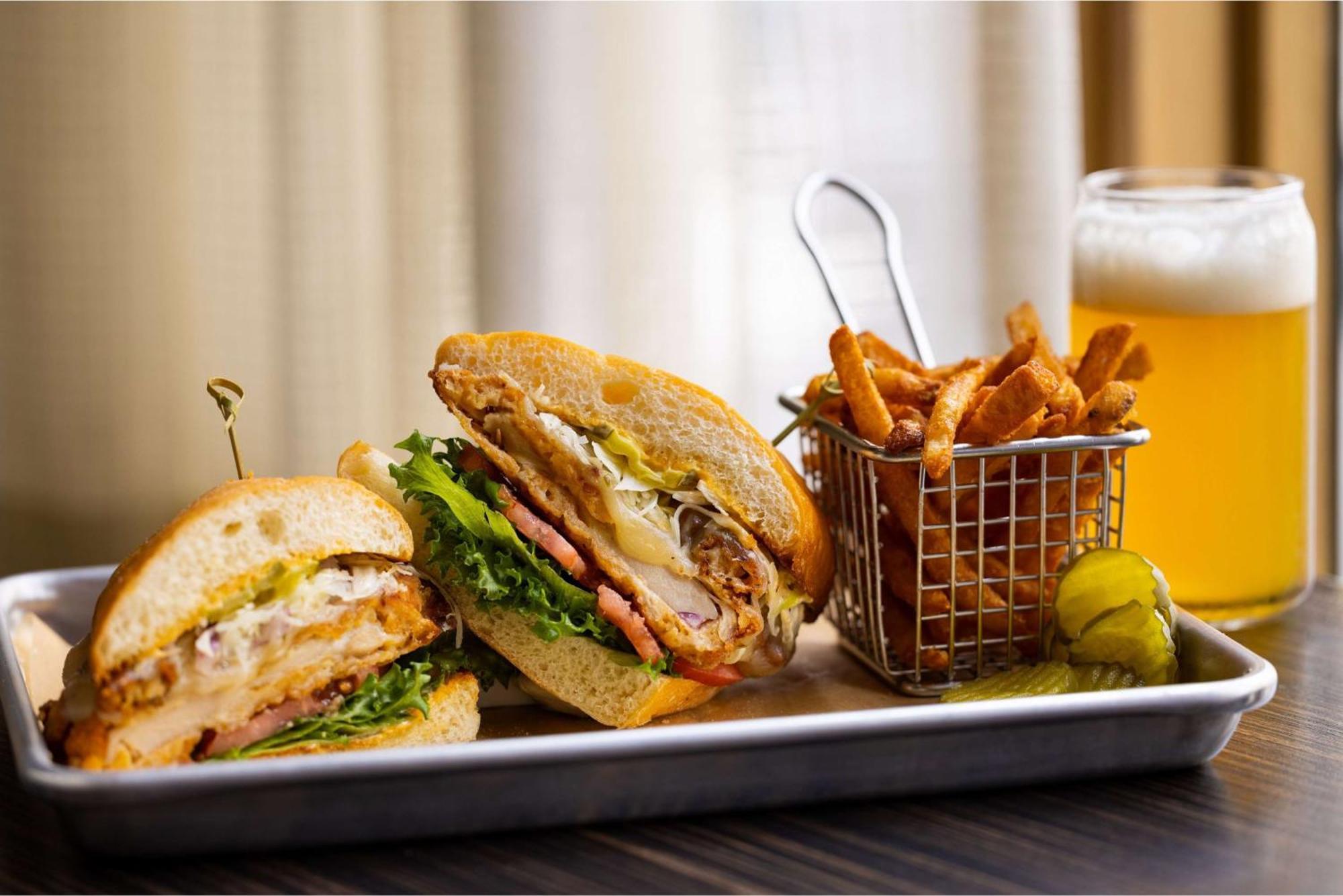 Hotel Doubletree By Hilton Downtown Capitol 4*